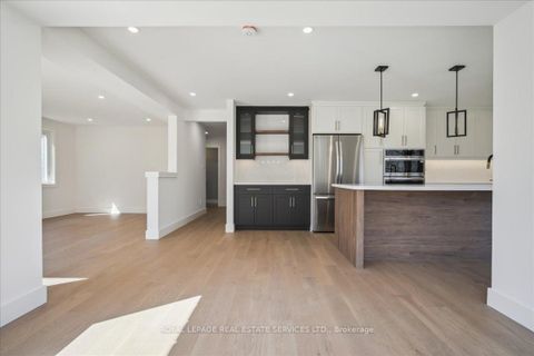 Photo 8 at 1379 Golden Meadow Trail, FA Falgarwood, Oakville
