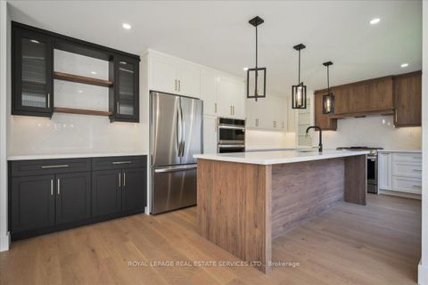 Photo 10 at 1379 Golden Meadow Trail, FA Falgarwood, Oakville