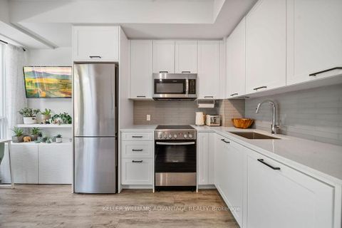 Photo 7 at 421 - 1630 Queen Street E, The Beaches, Toronto