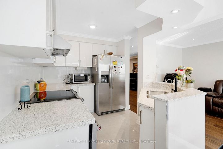 Photo 12 at 6496 RALLYMASTER Heights, Meadowvale Village, Mississauga