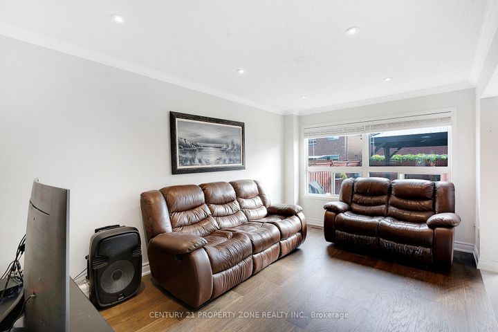 Photo 13 at 6496 RALLYMASTER Heights, Meadowvale Village, Mississauga