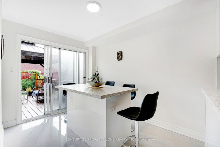 Photo 14 at 6496 RALLYMASTER Heights, Meadowvale Village, Mississauga