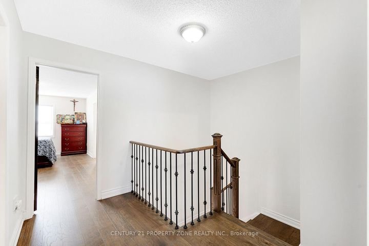 Photo 17 at 6496 RALLYMASTER Heights, Meadowvale Village, Mississauga