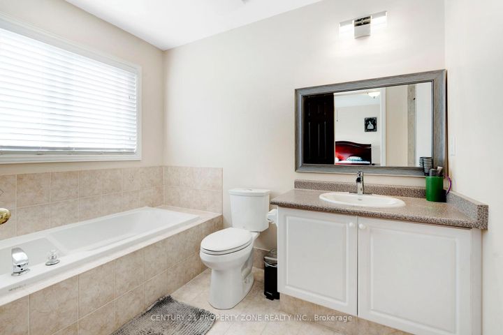 Photo 20 at 6496 RALLYMASTER Heights, Meadowvale Village, Mississauga