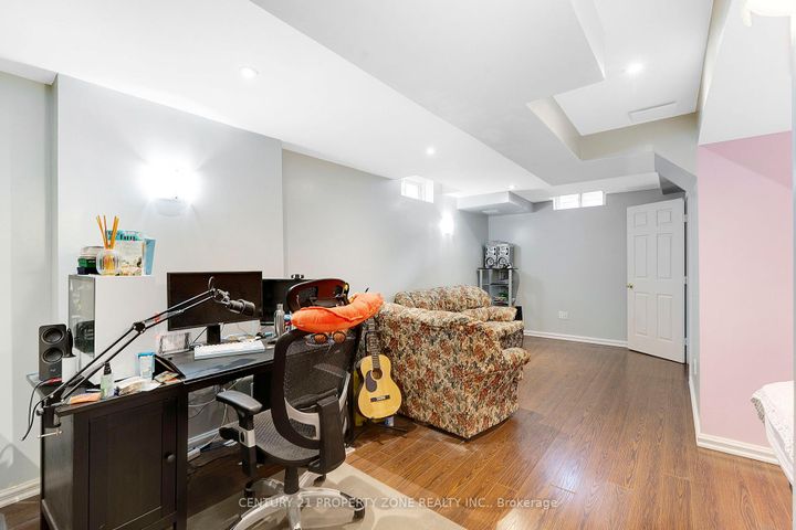 Photo 26 at 6496 RALLYMASTER Heights, Meadowvale Village, Mississauga