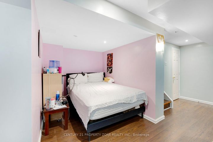 Photo 27 at 6496 RALLYMASTER Heights, Meadowvale Village, Mississauga