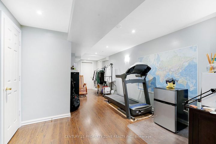 Photo 28 at 6496 RALLYMASTER Heights, Meadowvale Village, Mississauga