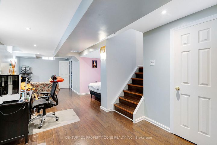Photo 29 at 6496 RALLYMASTER Heights, Meadowvale Village, Mississauga