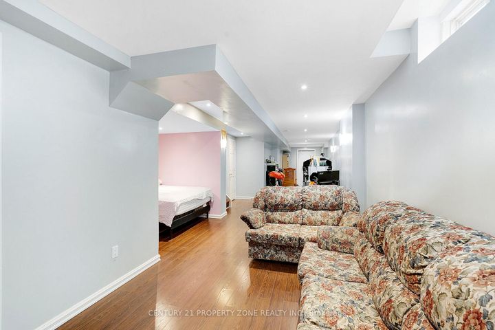 Photo 30 at 6496 RALLYMASTER Heights, Meadowvale Village, Mississauga