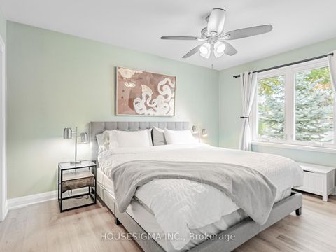 Photo 17 at 72 Ludstone Drive, Richview, Toronto