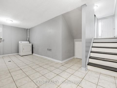 Photo 25 at 161 Milestone Crescent, Aurora Village, Aurora
