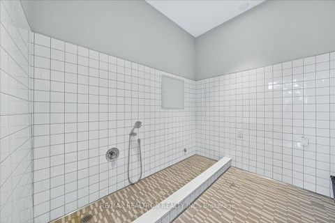 Photo 11 at 204 - 99 Eagle Rock Way, Maple, Vaughan