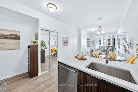 Photo 19 at 204 - 99 Eagle Rock Way, Maple, Vaughan