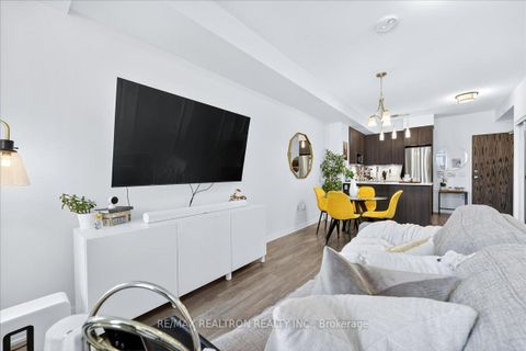 Photo 31 at 204 - 99 Eagle Rock Way, Maple, Vaughan