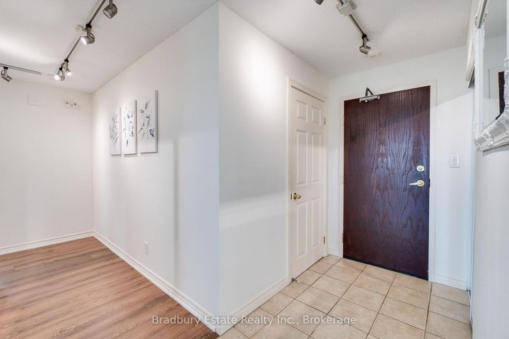 Photo 2 at 105 - 262 Dundas Street E, Waterdown, Hamilton