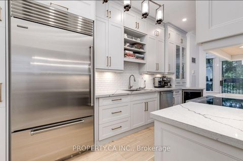 Photo 11 at 105 - 2 Aberfoyle Crescent, City Centre West, Toronto
