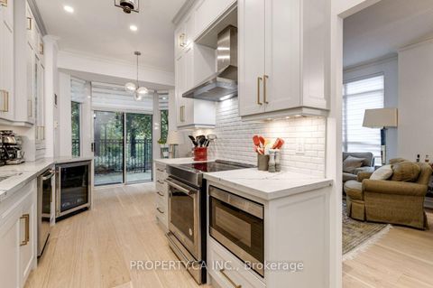 Photo 13 at 105 - 2 Aberfoyle Crescent, City Centre West, Toronto