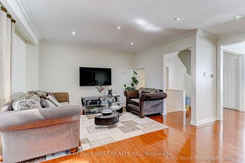 Photo 8 at 10 - 21 Trailridge Crescent, Morningside, Toronto