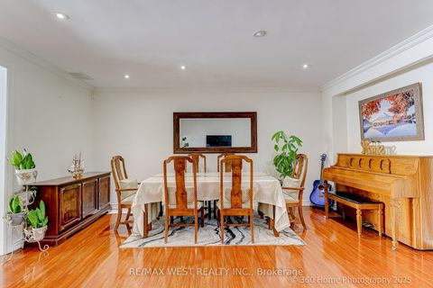 Photo 9 at 10 - 21 Trailridge Crescent, Morningside, Toronto
