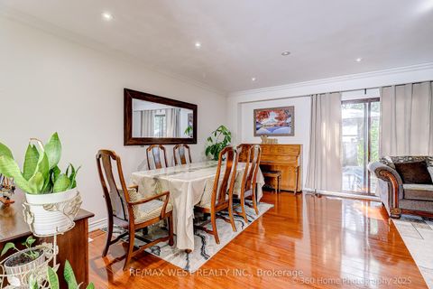 Photo 10 at 10 - 21 Trailridge Crescent, Morningside, Toronto