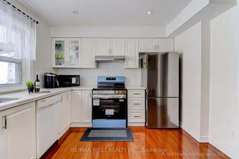 Photo 12 at 10 - 21 Trailridge Crescent, Morningside, Toronto