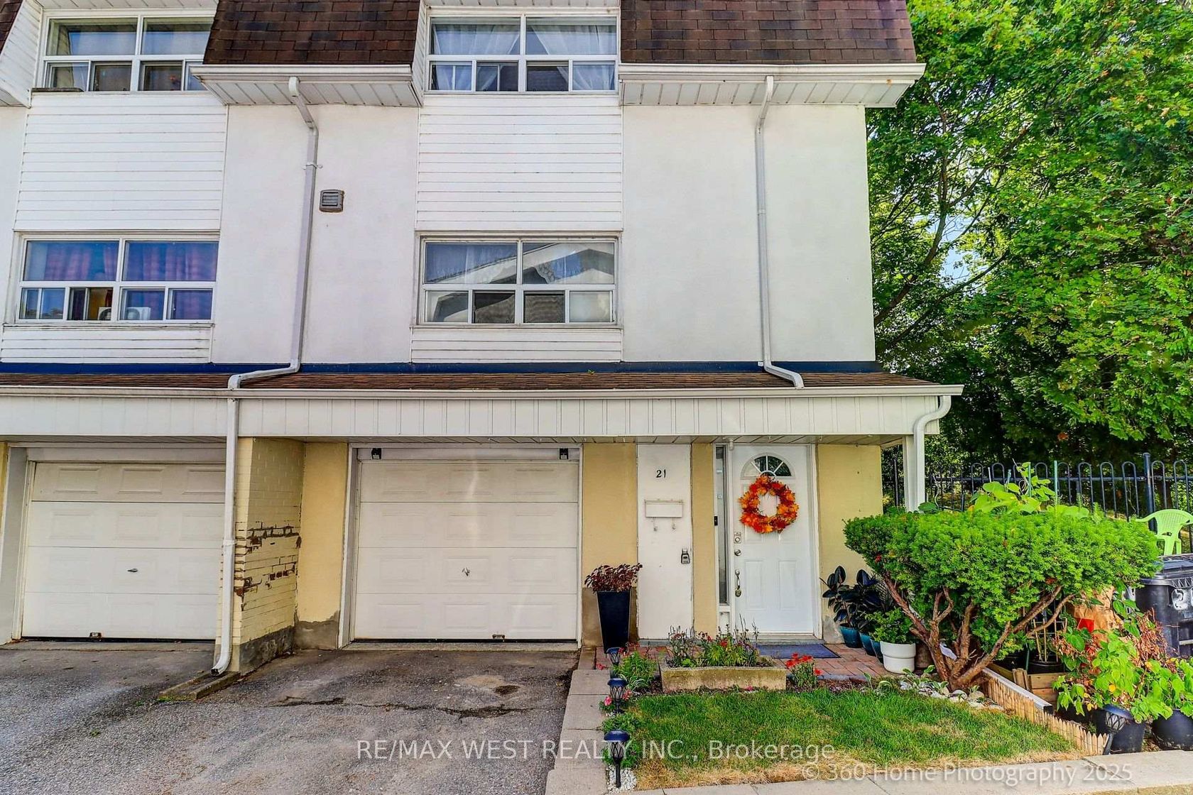 10 - 21 Trailridge Crescent, Morningside, Toronto 