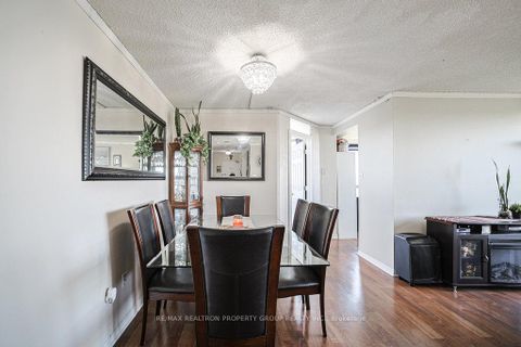 Photo 8 at 1621 - 3 Greystone Walk Drive, Kennedy Park, Toronto