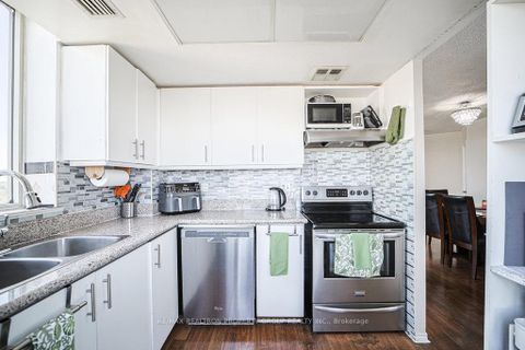 Photo 10 at 1621 - 3 Greystone Walk Drive, Kennedy Park, Toronto