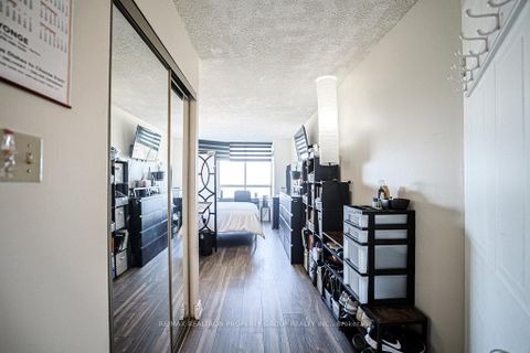 Photo 14 at 1621 - 3 Greystone Walk Drive, Kennedy Park, Toronto