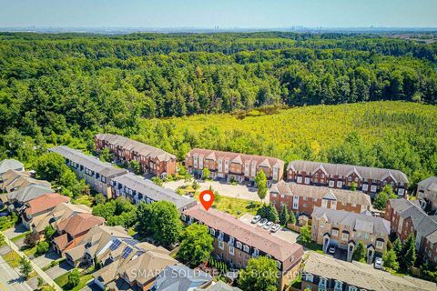 Photo 2 at 50-15 Old Colony Road, Oak Ridges Lake Wilcox, Richmond Hill