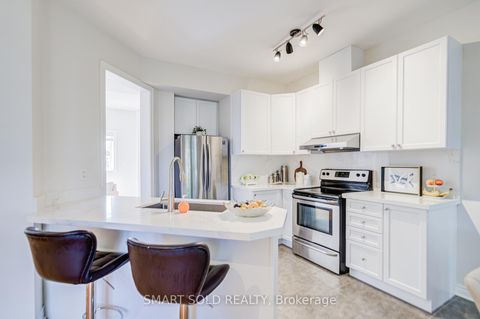 Photo 15 at 50-15 Old Colony Road, Oak Ridges Lake Wilcox, Richmond Hill