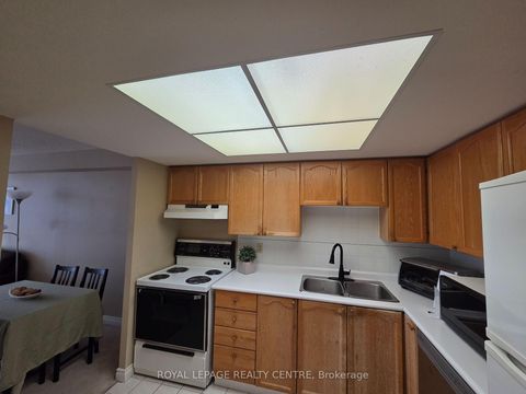 Photo 6 at 628 - 1091 Kingston Road, Cliffside, Toronto