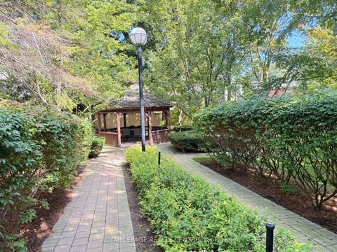 Photo 16 at 628 - 1091 Kingston Road, Cliffside, Toronto