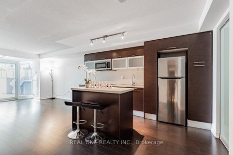 Photo 6 at 1408 - 386 Yonge Street, Bay Street Corridor, Toronto