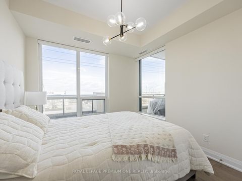 Photo 15 at 310 - 9085 Jane Street, Maple, Vaughan