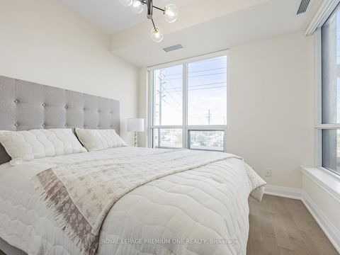 Photo 16 at 310 - 9085 Jane Street, Maple, Vaughan