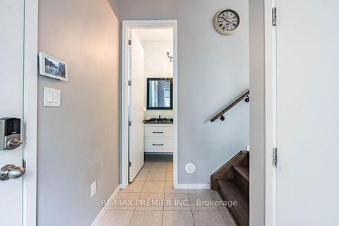 Photo 3 at 77 Sydney Circle, Vellore Village, Vaughan