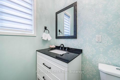 Photo 4 at 77 Sydney Circle, Vellore Village, Vaughan