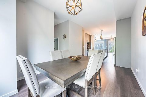 Photo 7 at 77 Sydney Circle, Vellore Village, Vaughan