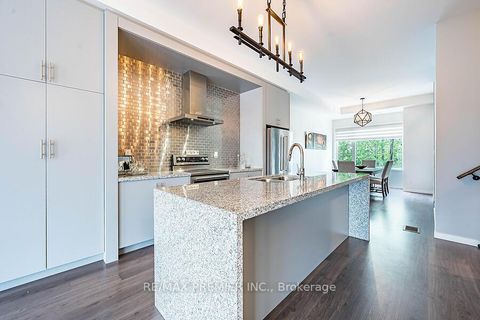 Photo 10 at 77 Sydney Circle, Vellore Village, Vaughan