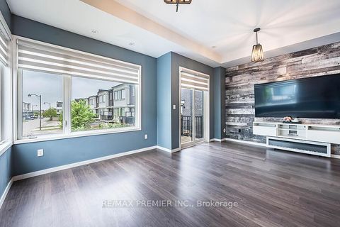 Photo 17 at 77 Sydney Circle, Vellore Village, Vaughan