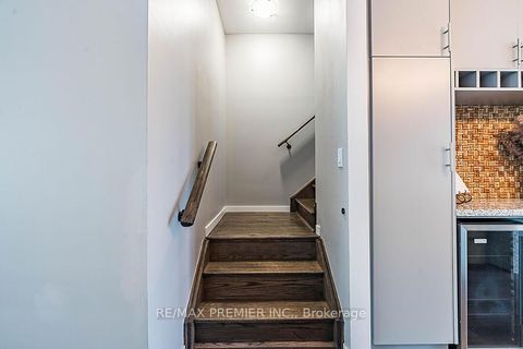 Photo 18 at 77 Sydney Circle, Vellore Village, Vaughan