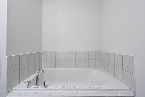Photo 26 at 77 Sydney Circle, Vellore Village, Vaughan