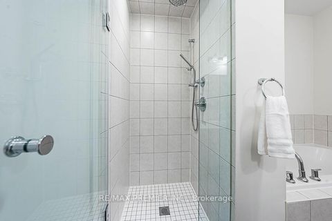 Photo 27 at 77 Sydney Circle, Vellore Village, Vaughan