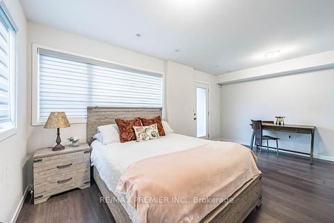 Photo 35 at 77 Sydney Circle, Vellore Village, Vaughan