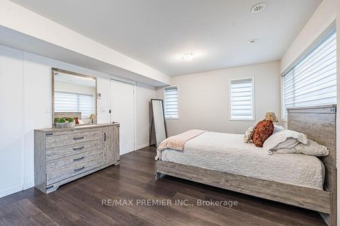 Photo 36 at 77 Sydney Circle, Vellore Village, Vaughan