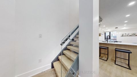 Photo 8 at 504 - 80 Cumberland Street, Annex, Toronto Photo 8 at 504 - 80 Cumberland Street, Annex, Toronto