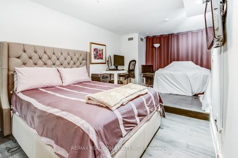 Photo 6 at 301 - 80 Cumberland Street, Annex, Toronto
