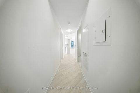 Photo 1 at 221 - 9000 JANE Street, Concord, Vaughan