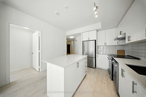Photo 4 at 221 - 9000 JANE Street, Concord, Vaughan